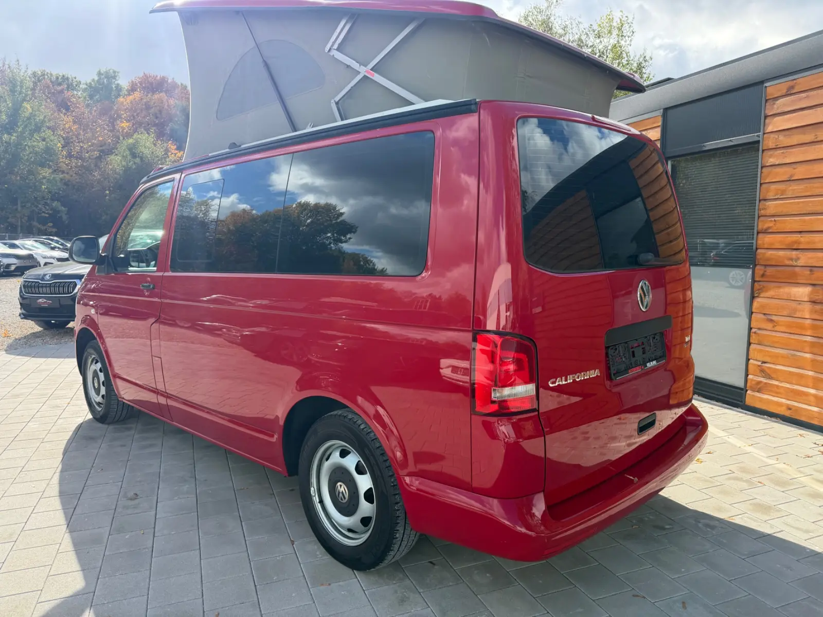VOLKSWAGEN T5 CALIFORNIA 2.0 TDI 140ch - TOIT RELEVABLE - CHAUFFAGE AUXILIAIRE - ATTELAGE - RÉGULATEUR DE VITESSE