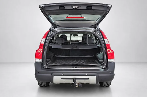 VOLVO XC70 D5 AWD 185 ch BVM - 2ème MAIN - CUIR - ATTELAGE - 153900 KM