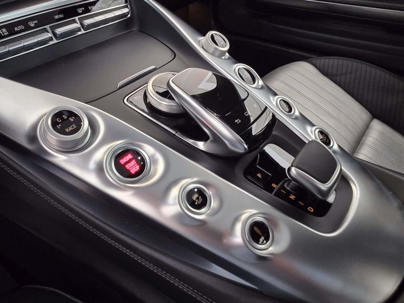 Mercedes-AMG GT S V8 510 ch • 24 900 km • Pack Dynamic Plus • Toit pano • Burmester • Cuir Nappa