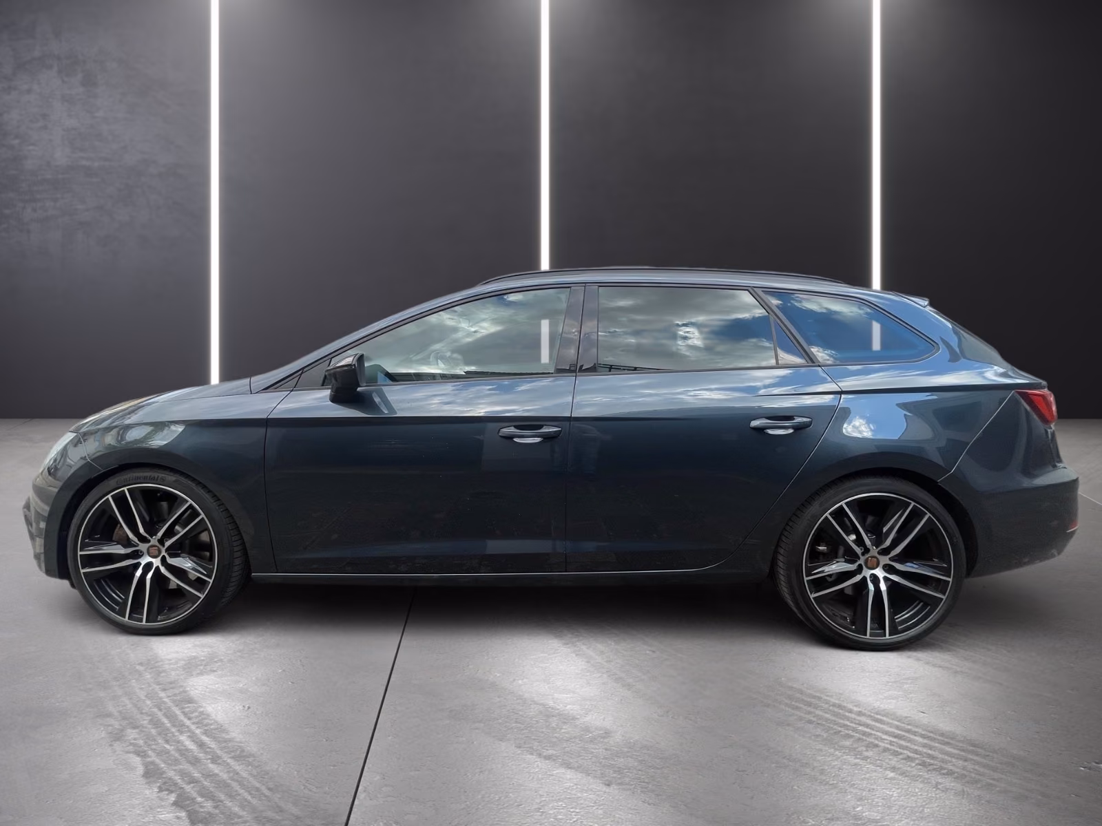 Seat Leon ST Cupra 300 4Drive DSG • Virtual Cockpit • BeatsAudio • ACC • Toit pano