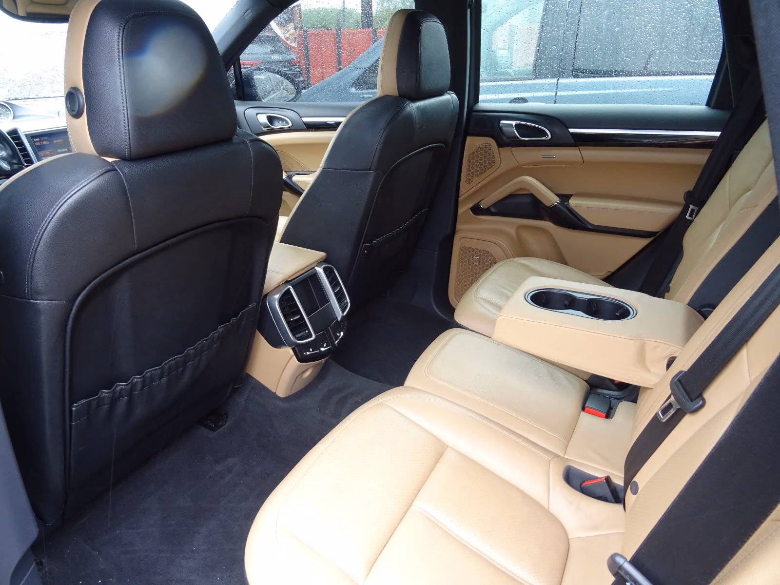 Porsche Cayenne 3.6 V6 Platinum Edition | 299 ch | BVA | Cuir beige | Toit ouvrant | GPS | Phares bi-xénon | Sièges électriques à mémoire