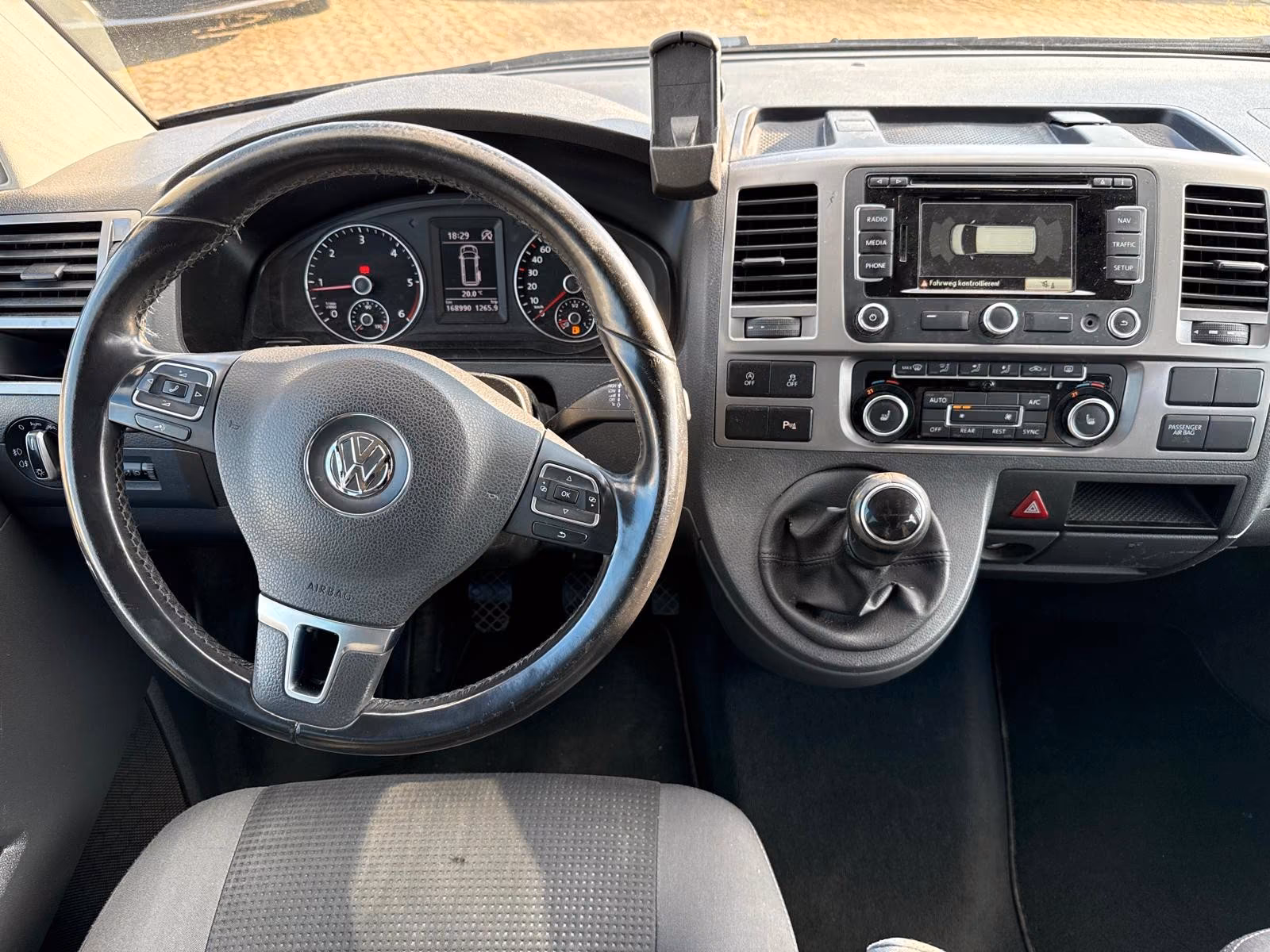 VOLKSWAGEN T5 MULTIVAN SPÉCIAL 2.0 TDI 140ch - 7 PLACES - CHAUFFAGE WEBASTO - GPS - SIÈGES CHAUFFANTS - CLIM BIZONE