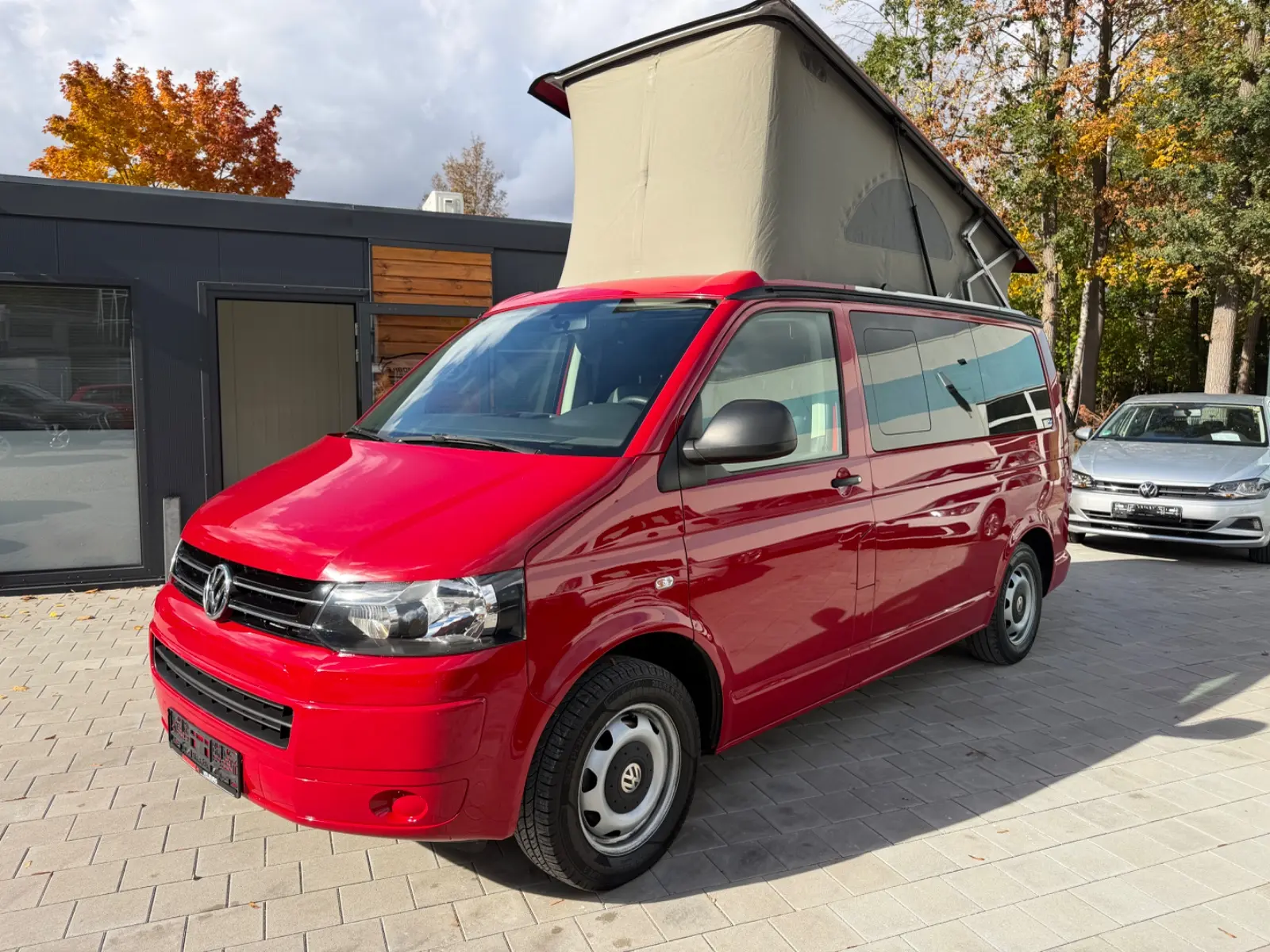 VOLKSWAGEN T5 CALIFORNIA 2.0 TDI 140ch - TOIT RELEVABLE - CHAUFFAGE AUXILIAIRE - ATTELAGE - RÉGULATEUR DE VITESSE