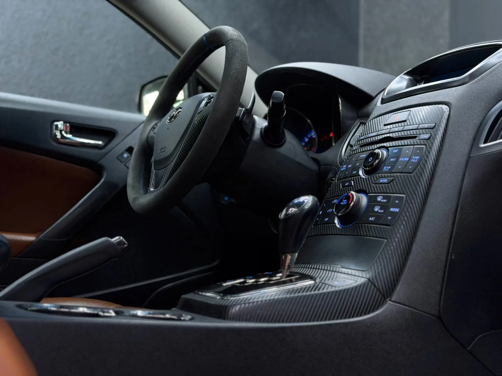 Hyundai Genesis Coupé 3.8 V6 | 303 ch | BVA | Cuir | Toit ouvrant | Xénon | Sièges chauffants | Régulateur adaptatif