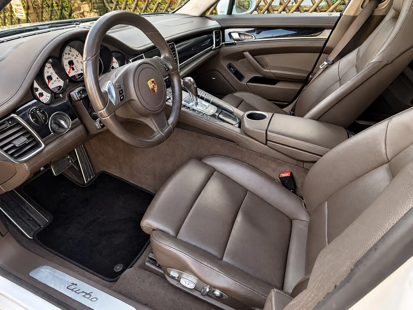 PORSCHE PANAMERA TURBO 4.8 V8 519ch PDK 4x4 - JANTES HAMANN 22" - CUIR - SIÈGES CHAUFFANTS ET VENTILÉS - TOIT OUVRANT - BOSE