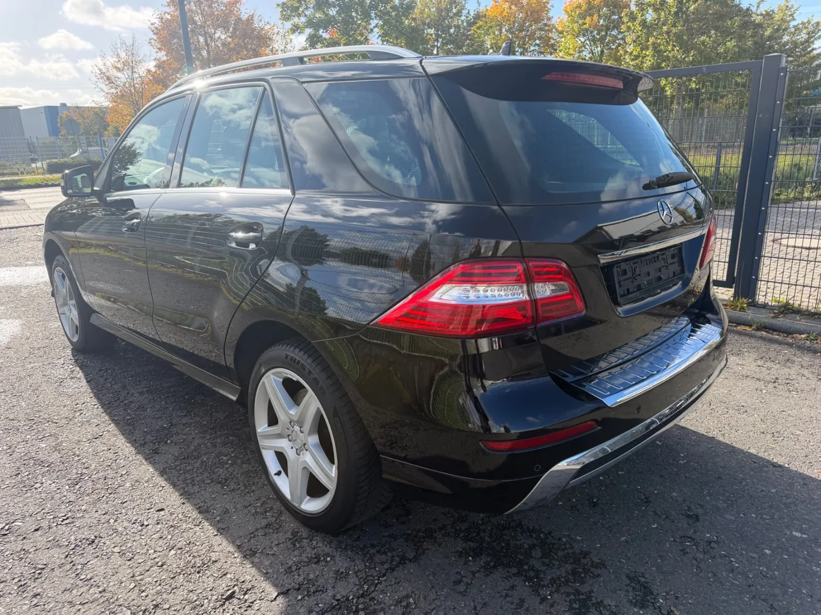 Mercedes-Benz Classe M 350 4MATIC Pack AMG | 306 ch | BVA | Toit panoramique | Cuir beige | Harman Kardon | GPS | Attelage