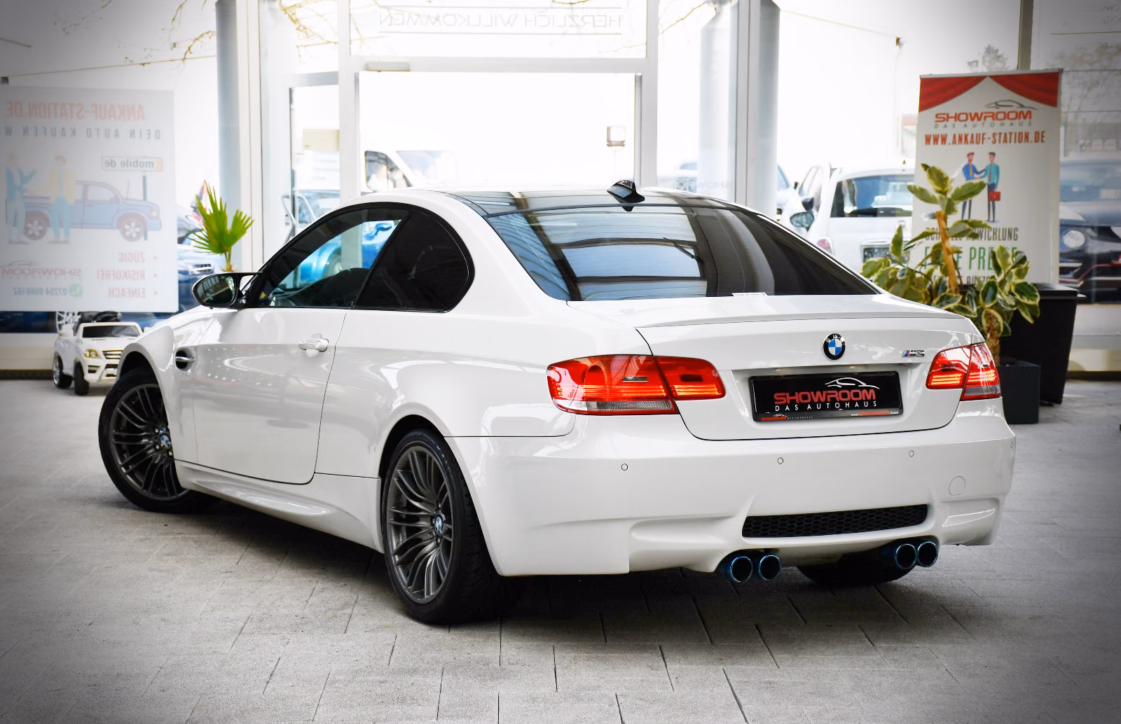 BMW M3 E92 V8 4.0 420 ch • Boîte manuelle • 79 800 km • Toit carbone • EDC • Cuir/Alcantara • GPS Pro