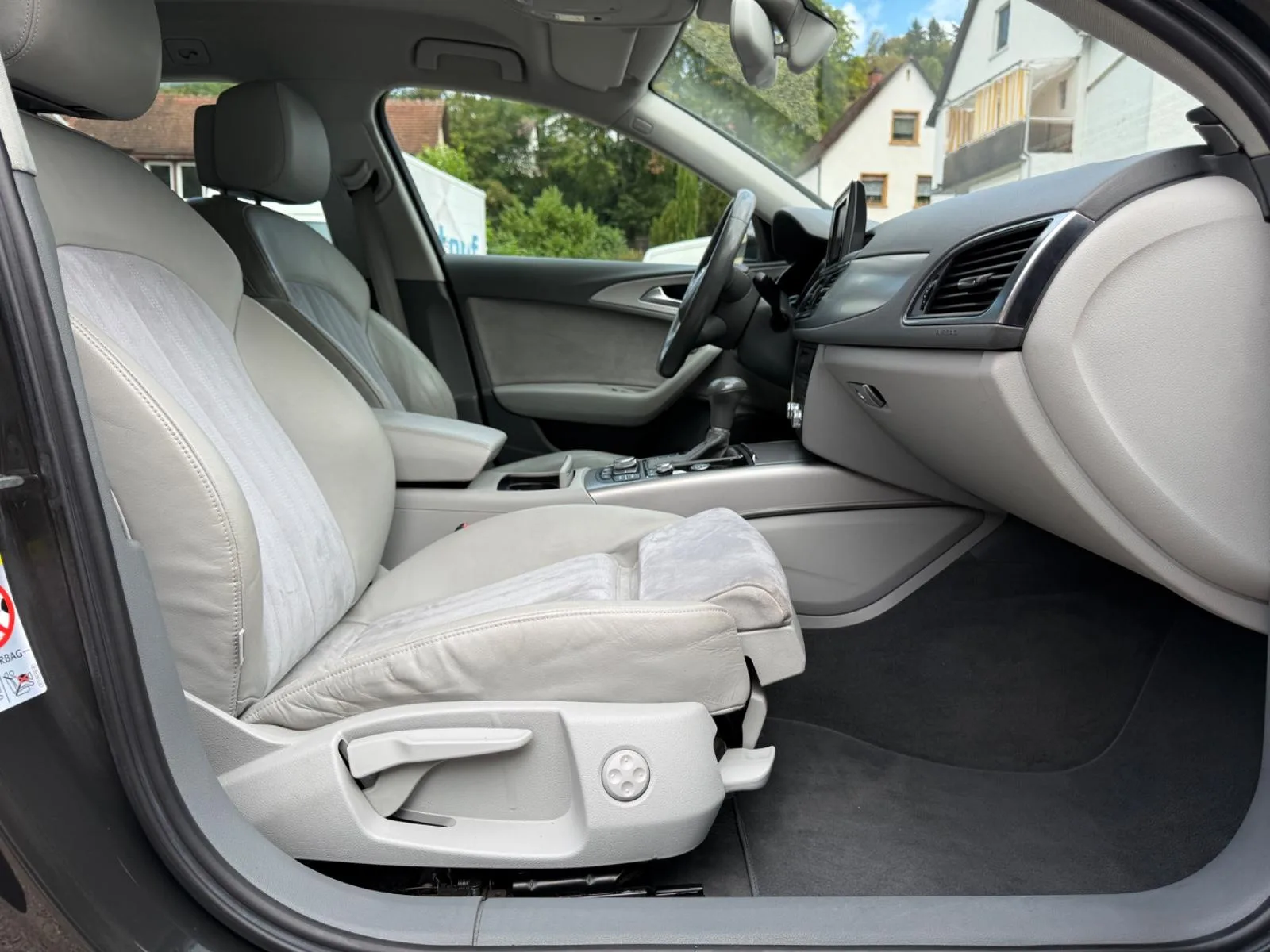 Audi A6 Avant 3.0 TDI 204 ch • Boîte auto • 1ère Main - GPS • Bi-Xénon • Attelage • Sièges sport chauffants