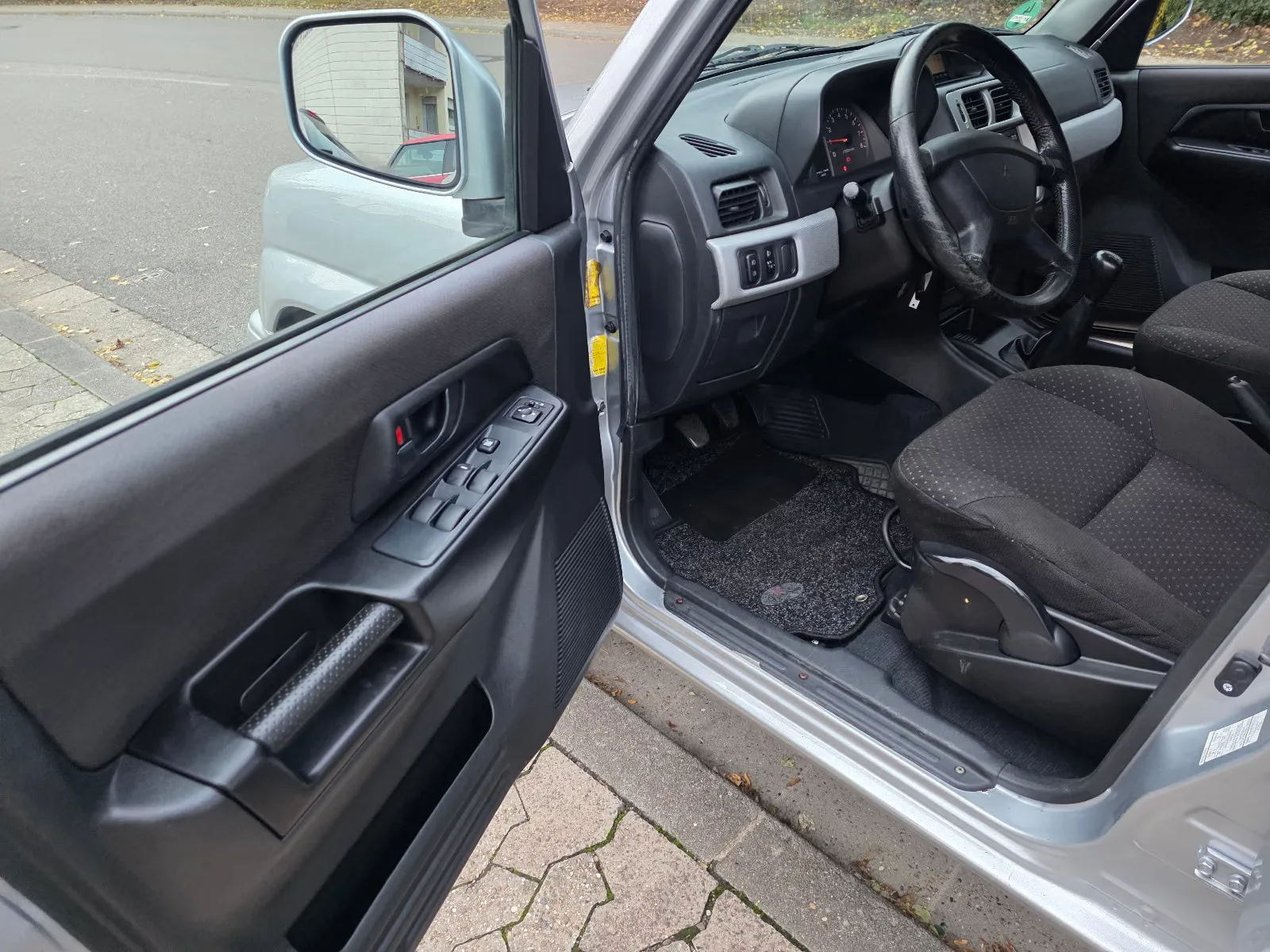 Mitsubishi Pajero Pinin 1.8 MPI 114ch 4x4 - 2 ème main - CT récent - Non fumeur - Vitres éléctriques - 93 000 KM