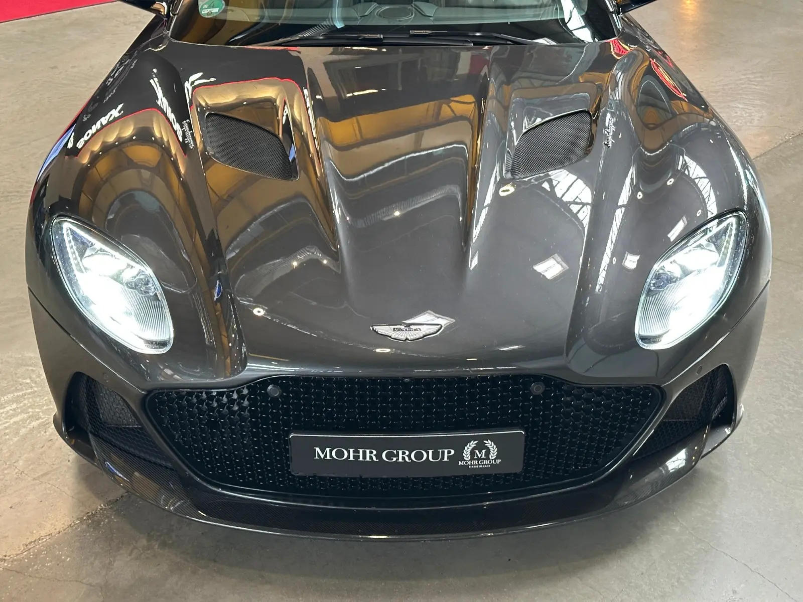 ASTON MARTIN DBS 5.2 V12 BITURBO SUPERLEGGERA - 725 ch - 1ère main
