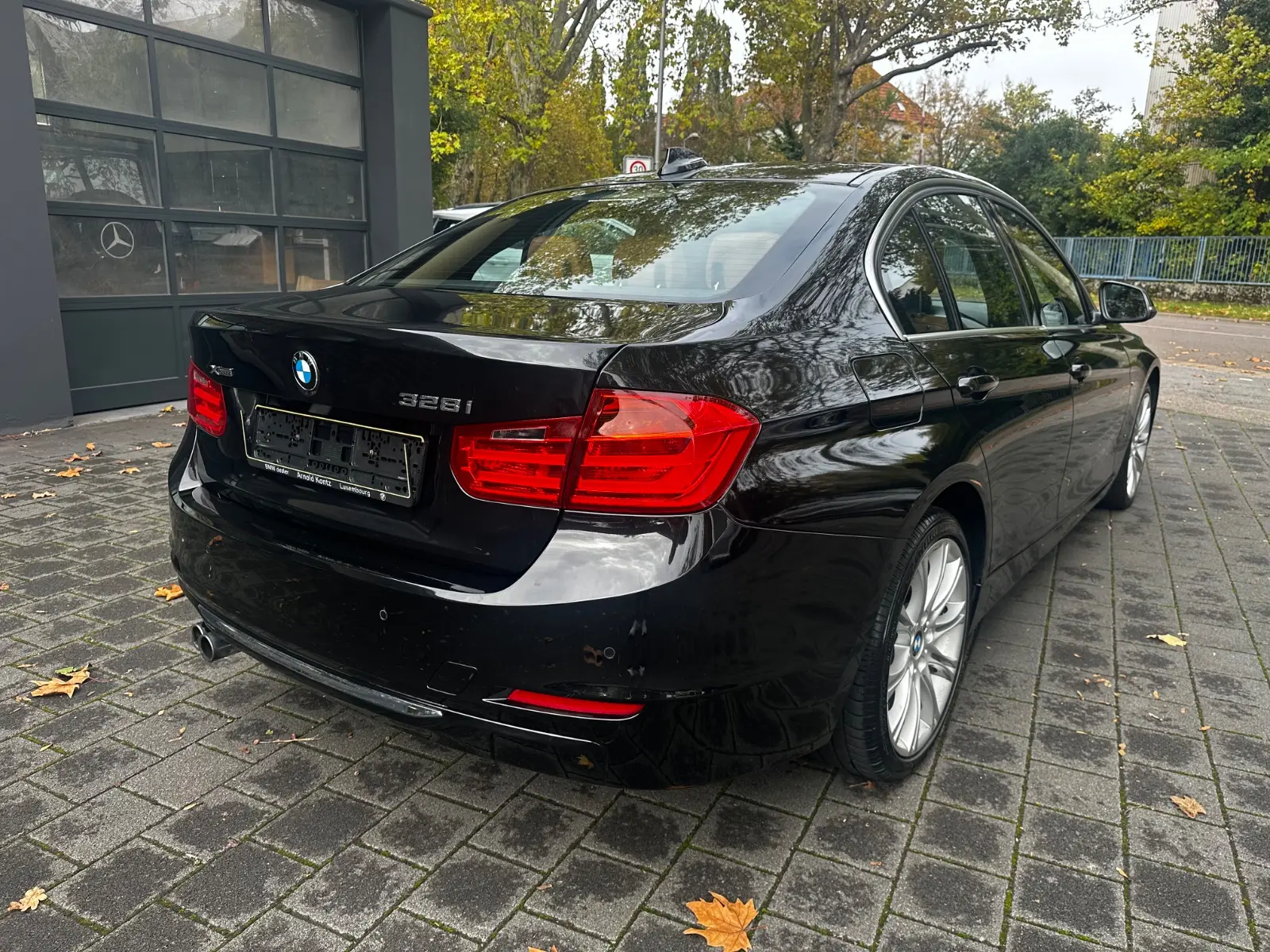 BMW 328i xDRIVE 2.0 TURBO 245ch - 4X4 - CUIR DAKOTA - AFFICHAGE TÊTE HAUTE - SIÈGES ÉLECTRIQUES À MÉMOIRE - GPS