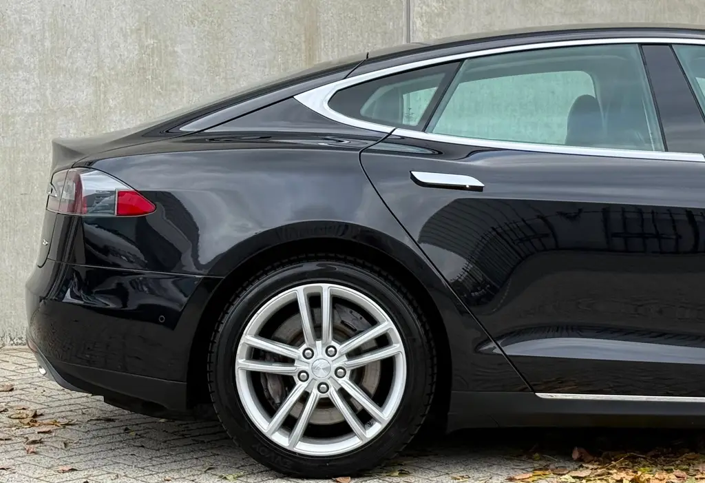 Tesla Model S 70D 333ch - Soh 89% - Supercharge gratuite - Autonomie 390km - Pack Climat Froid - Jantes 19"