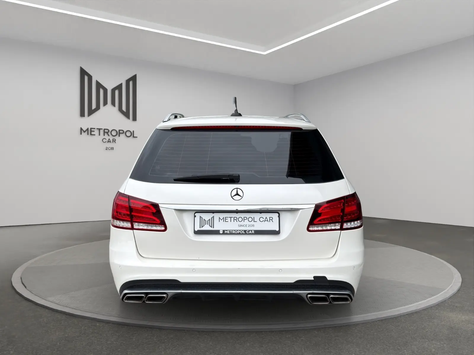 Mercedes E 350 BlueTEC Break V6 252 ch Avantgarde • Toit pano • Cuir • Harman Kardon • GPS • LED