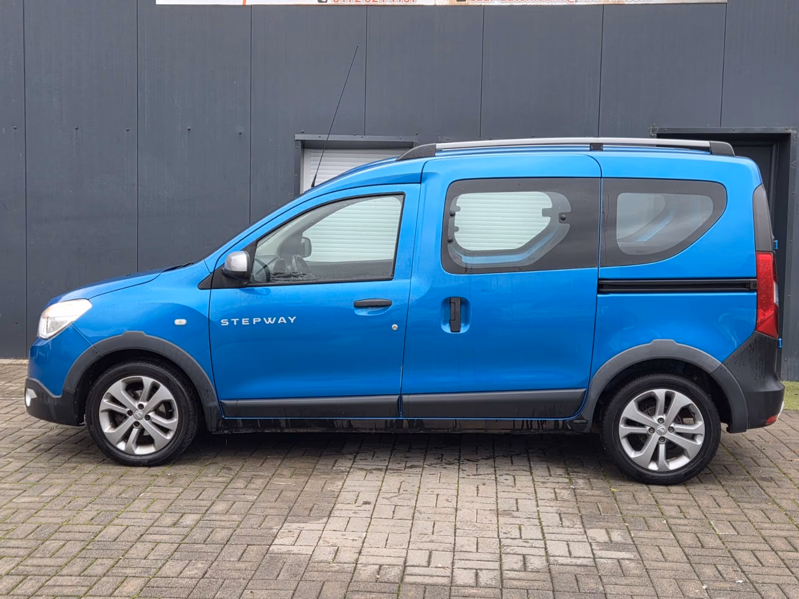 DACIA DOKKER STEPWAY 1.5 DCI / CLIMATISATION / RÉGULATEUR DE VITESSE | 90 ch | BVM | VOLANT EN CUIR