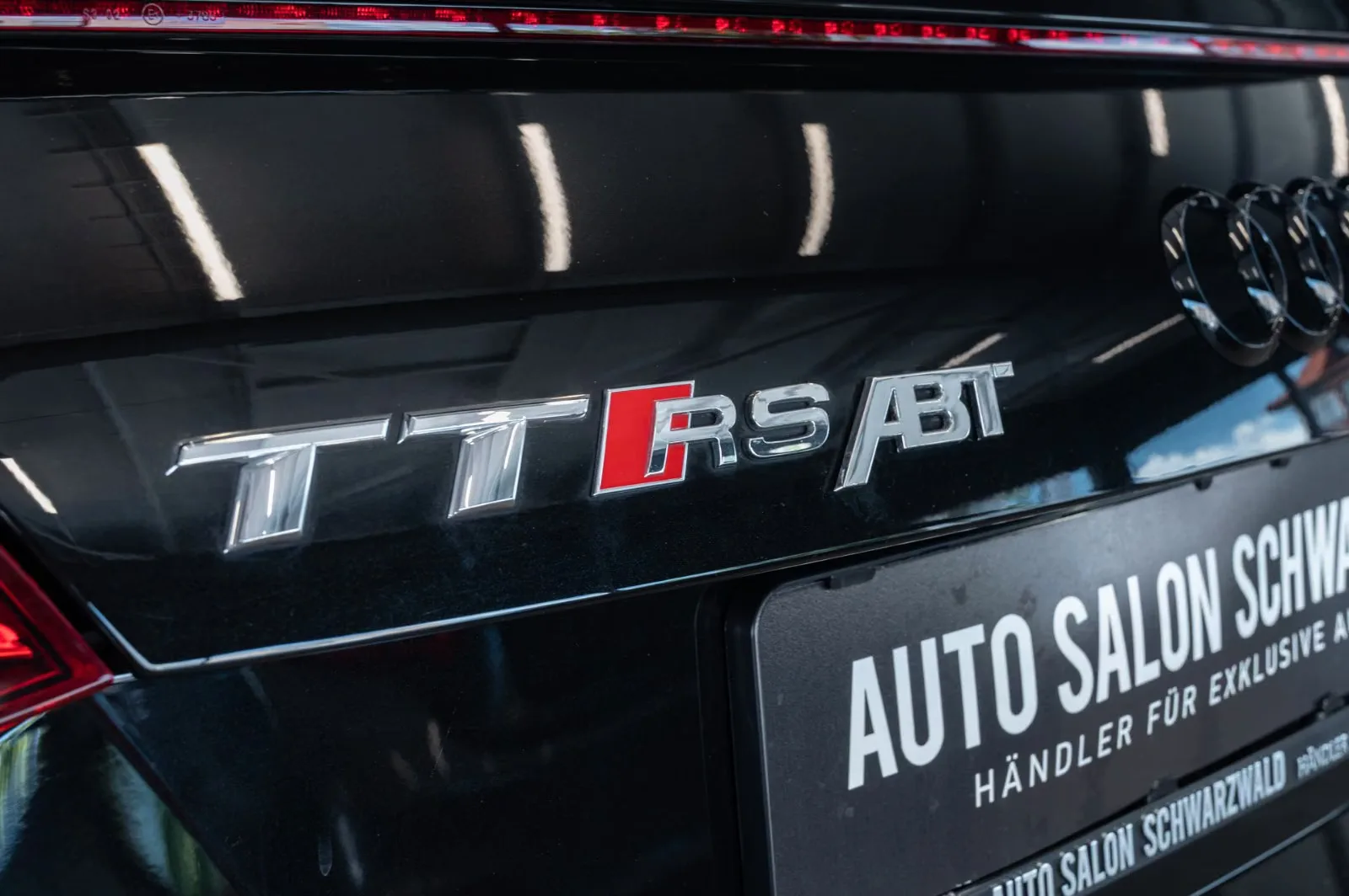 Audi TT RS Coupé 2.5 TFSI quattro ABT 470 ch • 1ère Main - 15 400 km • Matrix • OLED • B&O • Carbone • 20"