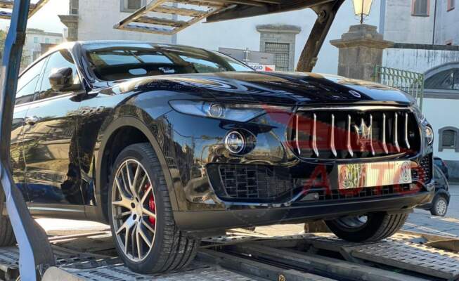 Le rapatriement d'une Maserati en provenance d'Italie par COURTAGE AUTO.