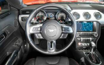 Ford Mustang 5.0 V8 421 ch – Garantie Ford jusqu’en 2024-10