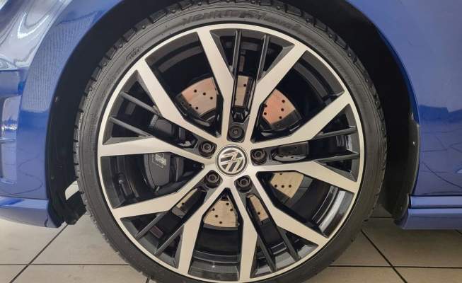 Volkswagen Golf 7 R 4 Motion 300ch Toit pano/ Jante 19-19