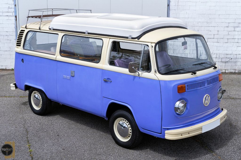 Volkswagen T2 Camper Bus – Nouveau moteur – restauré-3
