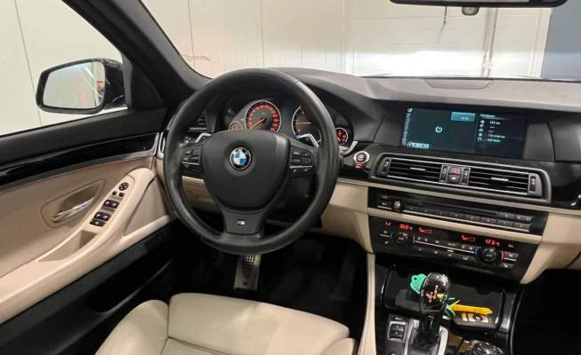 BMW SERIE 5 TOURING 530 d xDRIVE 258 ch M SPORT – PANO – HUD – ATTELAGE – 131000 km-2