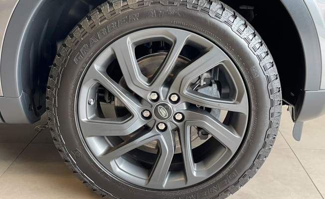 Land Rover Discovery Sport SE 240 ch-13